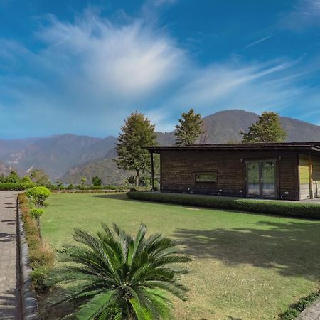Saffronstays Paradise Pines, Dehradun - Cliff Villa With Valley & Forest Views Exterior photo